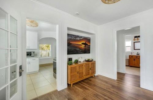 South Redondo Villa | Cute Cottage Less Than Mile To The Beach
