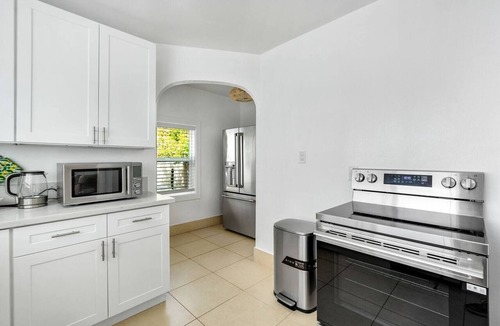 South Redondo House | Cute Cottage Less Than Mile To The Beach