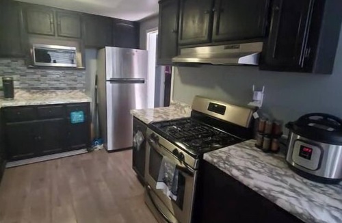 Pittsburg House | Cute & Cozy Beautiful 3 bedroom home