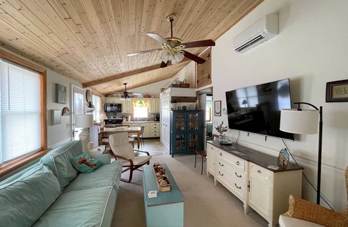 Chincoteague House | Cypress Cottage -Waterview- LINENS AND TOWELS/Beach Supplies Provided