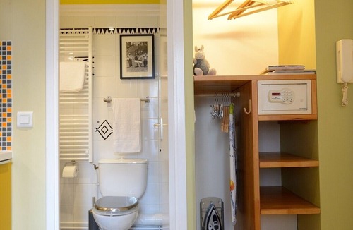 3rd Arrondissement Apartment | D3GD Green Shot