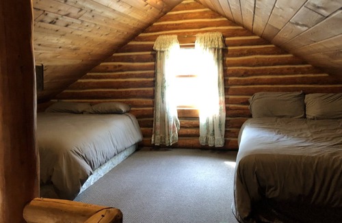Danbury Cabin | Danbury log cabin