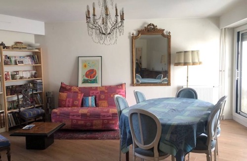 Rueil-Malmaison Apartment | Dans la Verdure, au Calme Près de Paris