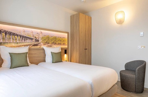 Republique–Point-du-Jour Hotel | Dantan Hotel