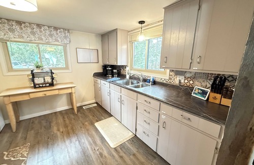 Sturgeon Bay House | Daybreak Shores – Lake Michigan Retreat – Walkout Beach, Deck & Bonfire Pit