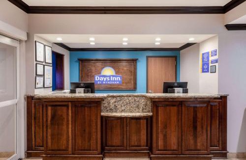 Baton Rouge Hotel | Days Inn by Wyndham Baton Rouge I-10