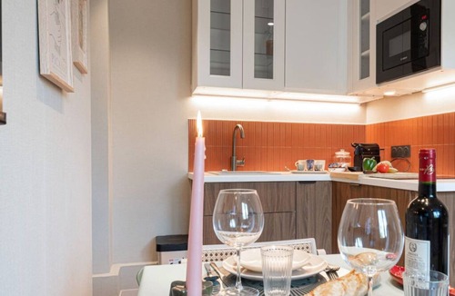 Notre-Dame-des-Champs Apartment | De Montescal - A/C & Hot Tub Studio