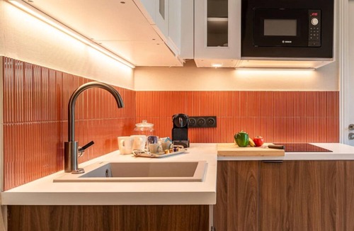 Notre-Dame-des-Champs Apartment | De Montescal - A/C & Hot Tub Studio