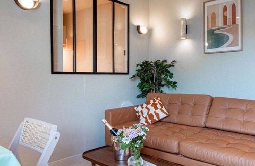 Notre-Dame-des-Champs Apartment | De Montescal - Cosy Central with A/C