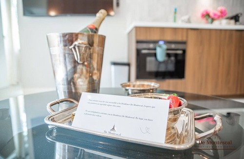 Notre-Dame-des-Champs Apartment | De Montescal - Hot tub & A/C Apartment