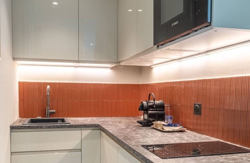 Notre-Dame-des-Champs Apartment | De Montescal - Hot Tub A/C Wonder