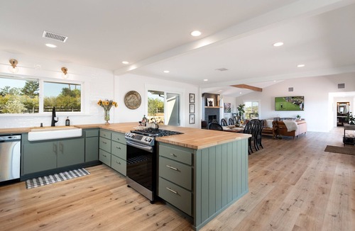 Ballard House | Deboem Vineyard | 20-Acre Organic Wine Retreat!