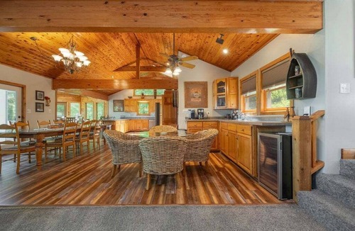 Mountainside House | Deep Creek Retreat | 5BR + Hot Tub + Game Room