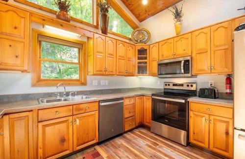 Mountainside House | Deep Creek Retreat | 5BR + Hot Tub + Game Room