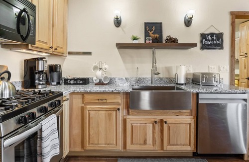 Heber Cabin | Deer Ridge Retreat | XL Deck Fireplace Pets OK