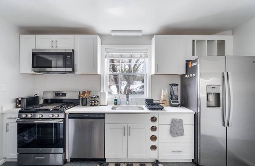 Del Ray House | Del Ray Alexandria 4-bedroom home, Family friendly, 10min/DC