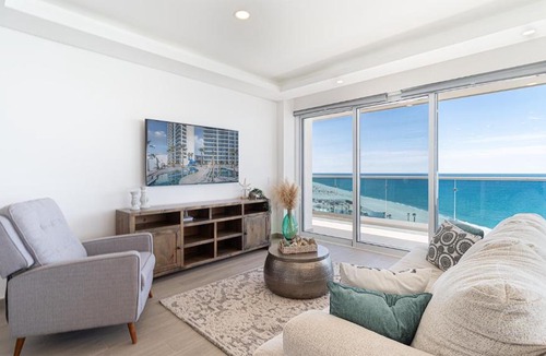 Backus House | Delightful 2 bedroom condo Encantame Towers Verano 705