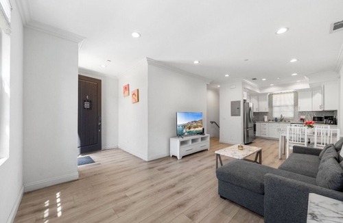 Pasadena House | Delightful 3B3B Townhouse: Relax & Family Friendly