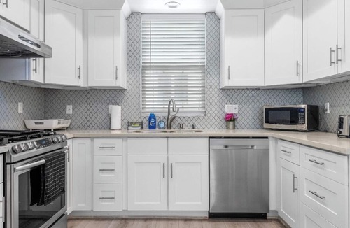 Pasadena House | Delightful 3B3B Townhouse: Relax & Family Friendly