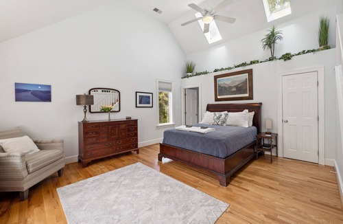 Purcellville House | Delightful Country Home in the Heart of Virginia Wine Country, tons of amenites