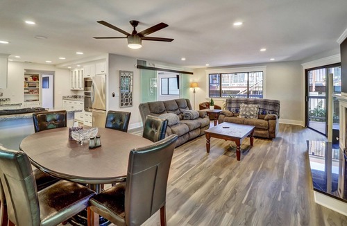 Bethel Island House | Delta River House Near the Action