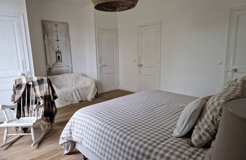 Thieux House | Demeure du saule Madame