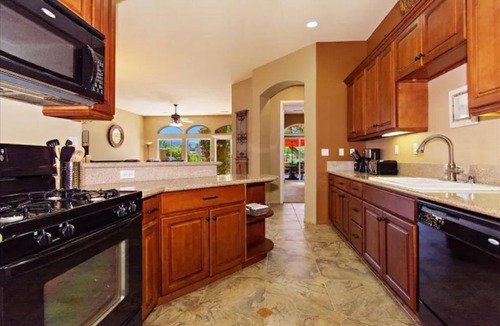 Indio House | Desert Escape, 3Bd 3Bth, 2 King Suites in Gated Country Club