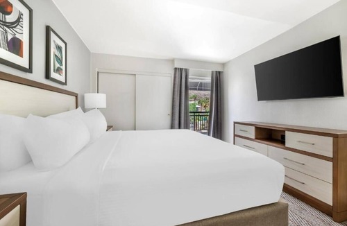 Canyon Corridor Hotel | Desert Escape Suite w/Kitchen + Patio for Ultimate Relaxation l 2 Large Units
