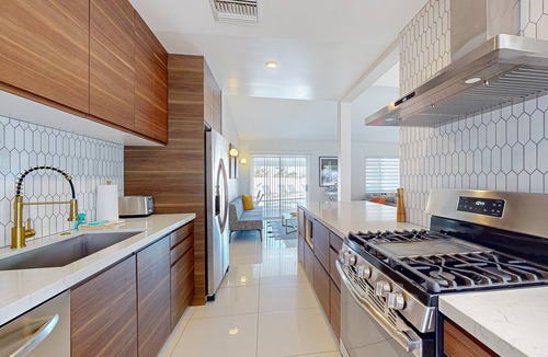 Little Tuscany House | Desert oasis w/gorgeous mtn. views, private pool with spa, & grill -walk to town