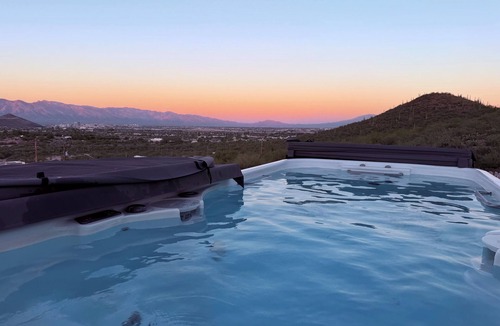 Drexel Heights House | Desert Romance, Hill side, 8 min Gem-show 11 from down town 2 king bds 2 q beds