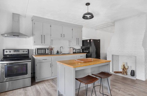 Warren Apartment | Designer Apartment in Historic Downtown Warren