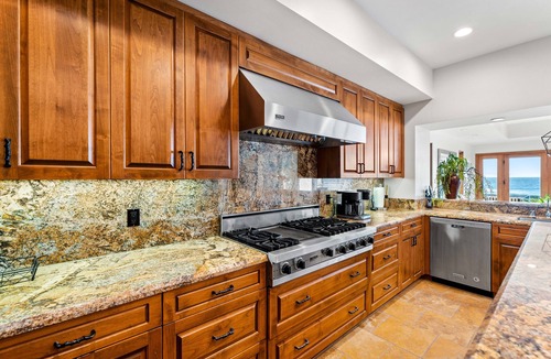 Oxnard Shores House | Designer Beachfront Villa in Oxnard Shores.