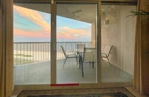 Biloxi Condo | DIRECTLY ON BILOXI BEACH. A MAGICAL BEACHFRONT PARADISE!