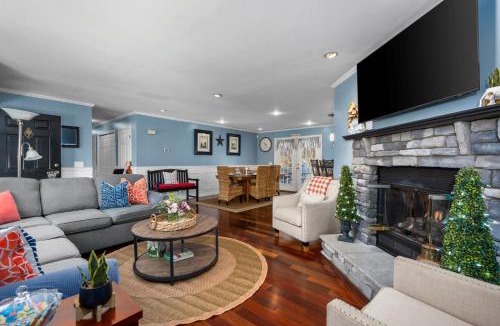 Sagamore Beach House | Dog friendly and spacious just minutes from Scusset Beach
