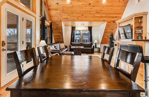 New Lisbon Cabin | Dog-Friendly Cabin Near State Park with Free WiFi, Gas Fireplace, & Pond Access
