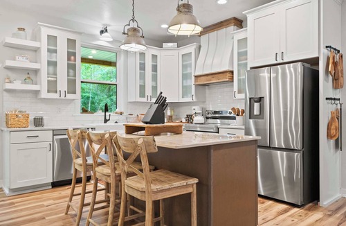 Egg Harbor House | Dog-Friendly- EggHarbor w/outdoor bar and grill