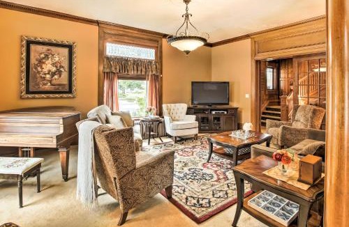 Sturgeon Bay House | Dog-Friendly Home w/Balcony & Yard in Surgeon Bay