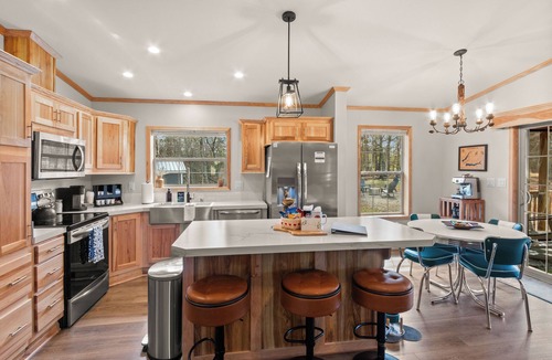 Nekoosa Cottage | Dog Friendly Sand Valley Lake Camelot