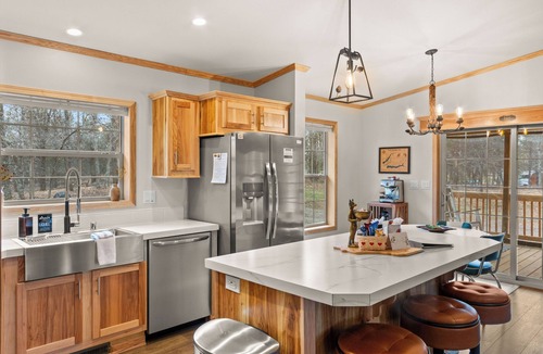 Nekoosa Cottage | Dog Friendly Sand Valley Lake Camelot