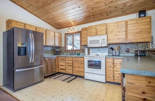 Manitowish Waters House | Dog-friendly, lakefront home with dock, kayaks, canoe, bike & fireplace