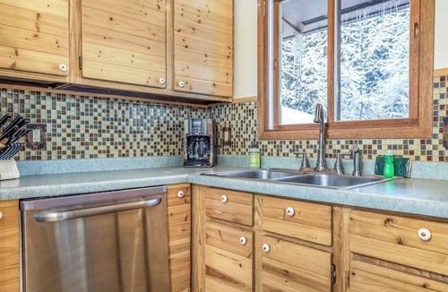 Manitowish Waters House | Dog-friendly, lakefront home with dock, kayaks, canoe, bike & fireplace