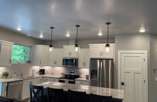 Egg Harbor House | Door Co 4 Master Suite Home - Sleeps 12 - Hot Tub!