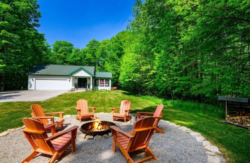 Baileys Harbor House | Door County Cottage: Family Game Room, Screen Porch & Relaxing Outdoor Spaces