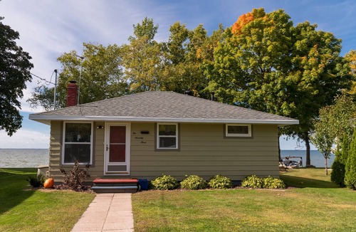 Luxemburg Cottage | Door County, Green Bay waterfront Cottage. Fantastic Sunsets