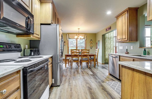 Egg Harbor House | Door County Townhome: Pool Access, 1 Mi to Beach!