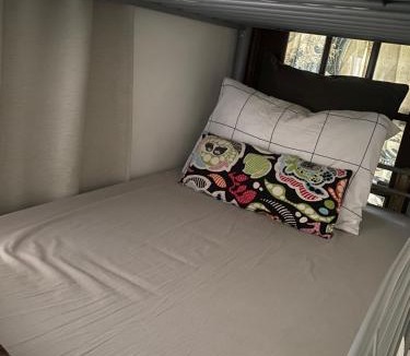 Cite Paul Eluard Hostel | Dortoir pour homme à prix abordable