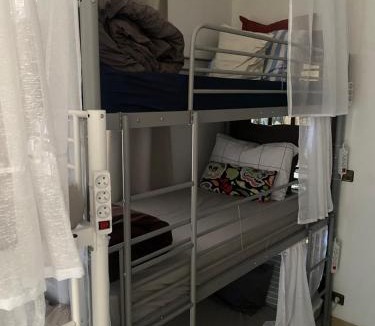 Cite Paul Eluard Hostel | Dortoir pour homme à prix abordable