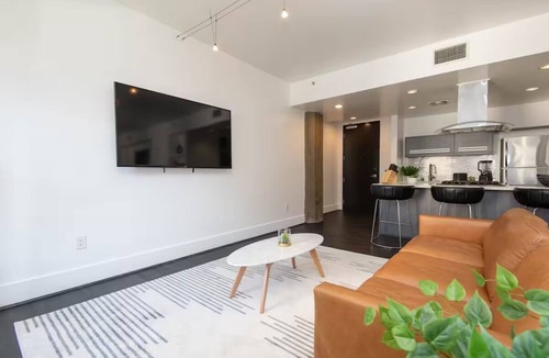 Historic Core Hotel | Double King Studio 800sqft