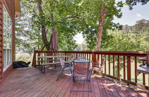 Double Springs House | Double Springs Cabin Stay w/Deck + Shared Dock!