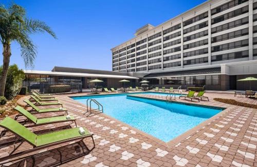 Kenner - Louis Armstrong International Airport Hotel | DoubleTree by Hilton New Orleans Airport